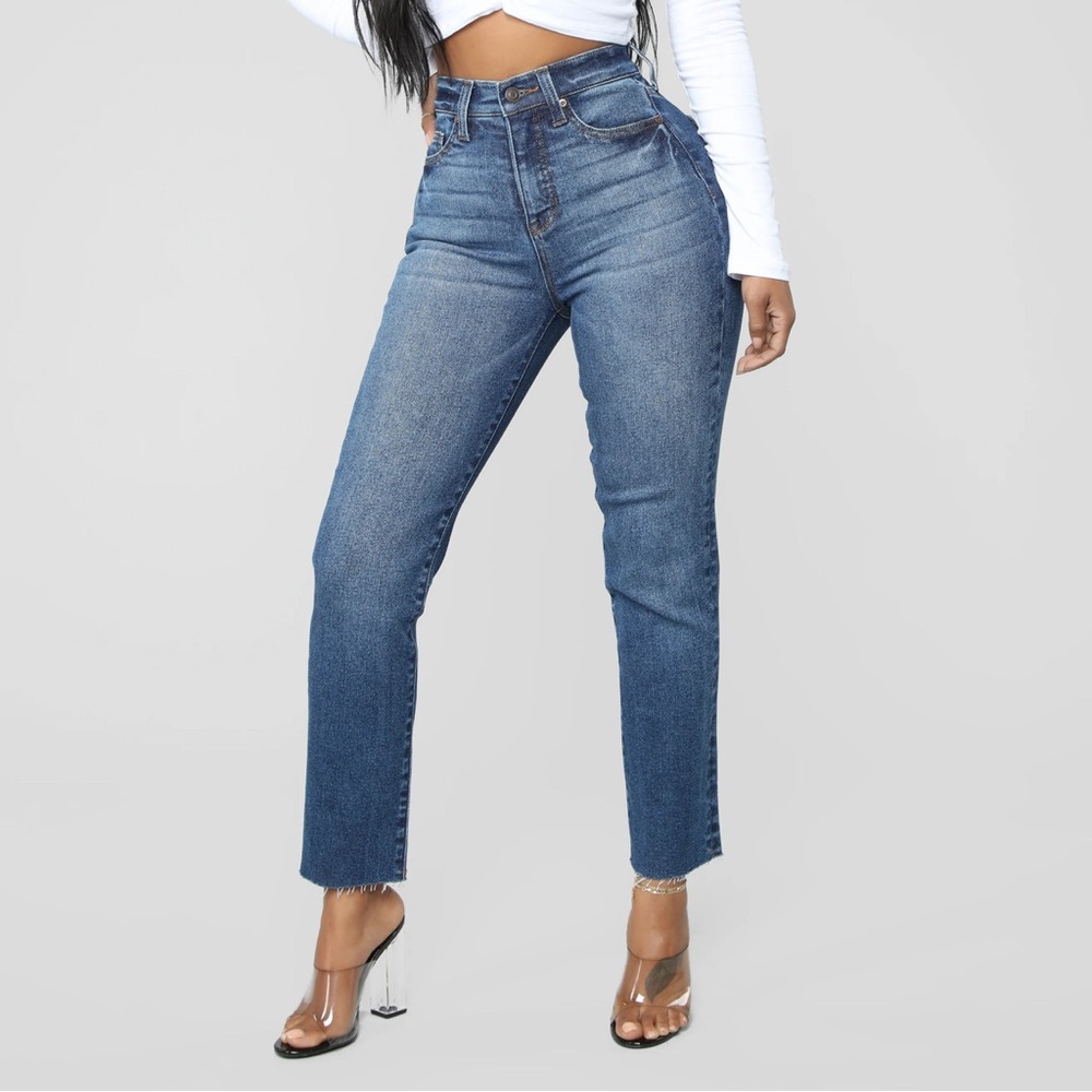 Raw Hem High Rise Mom Jeans ✨